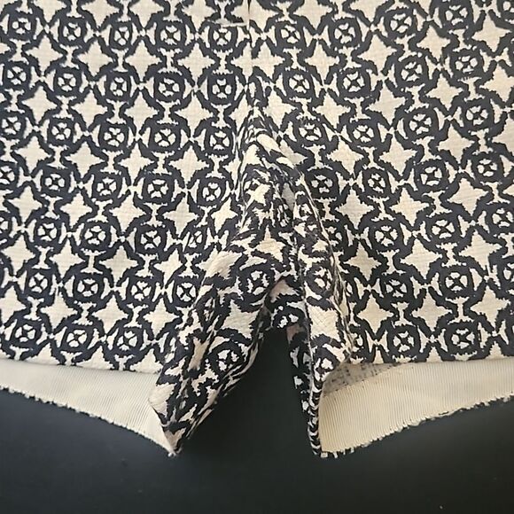 JOE FRESH Black and white patterned shorts 8 - Picture 3 of 5